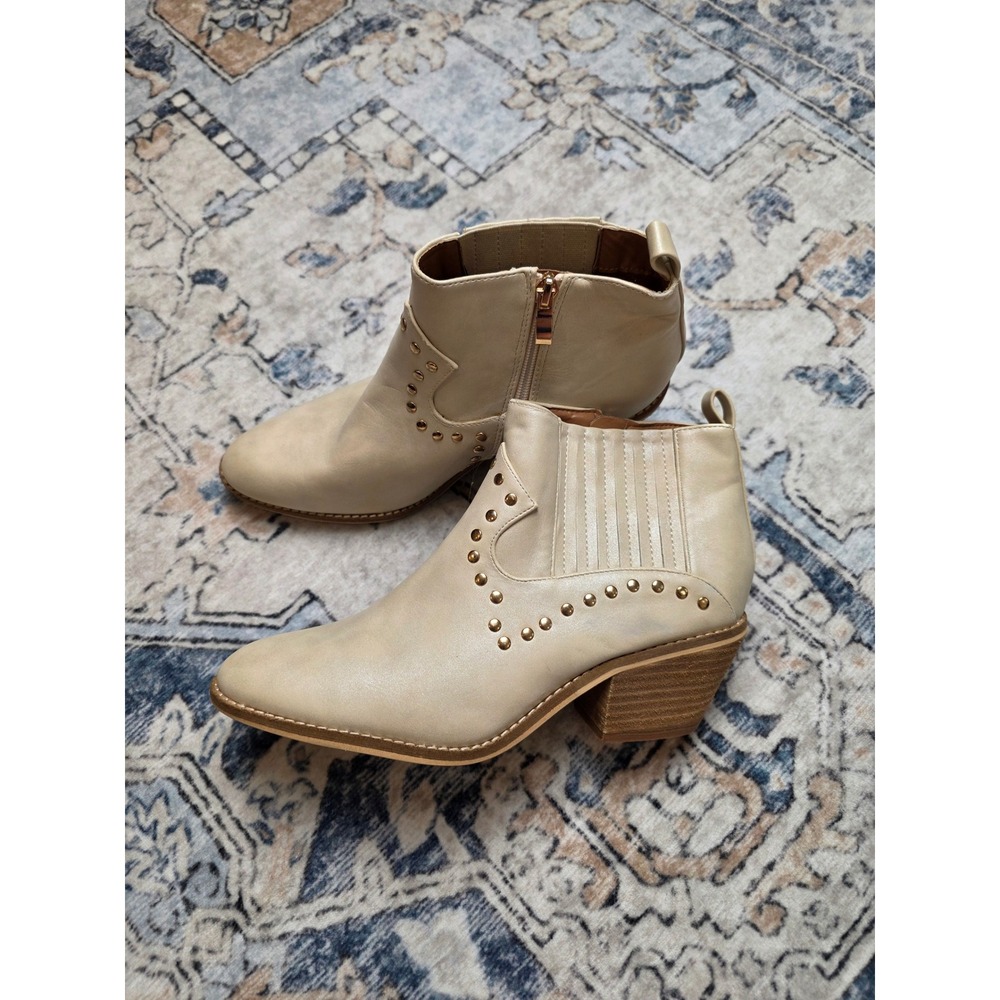 Boutique Corkys Women's Size 9 On Fleek Off White Beige Studded Ankle Boots